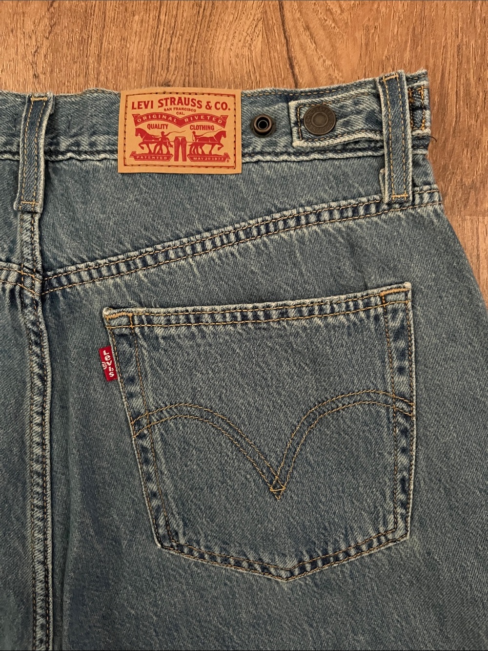 NWT Levi’s Cinch Baggy Wide Leg Jeans - Picture 12 of 15